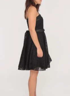 Robe de soirée courte femme ou jeune fille
