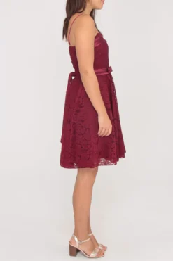 Robe de soirée courte femme ou jeune fille