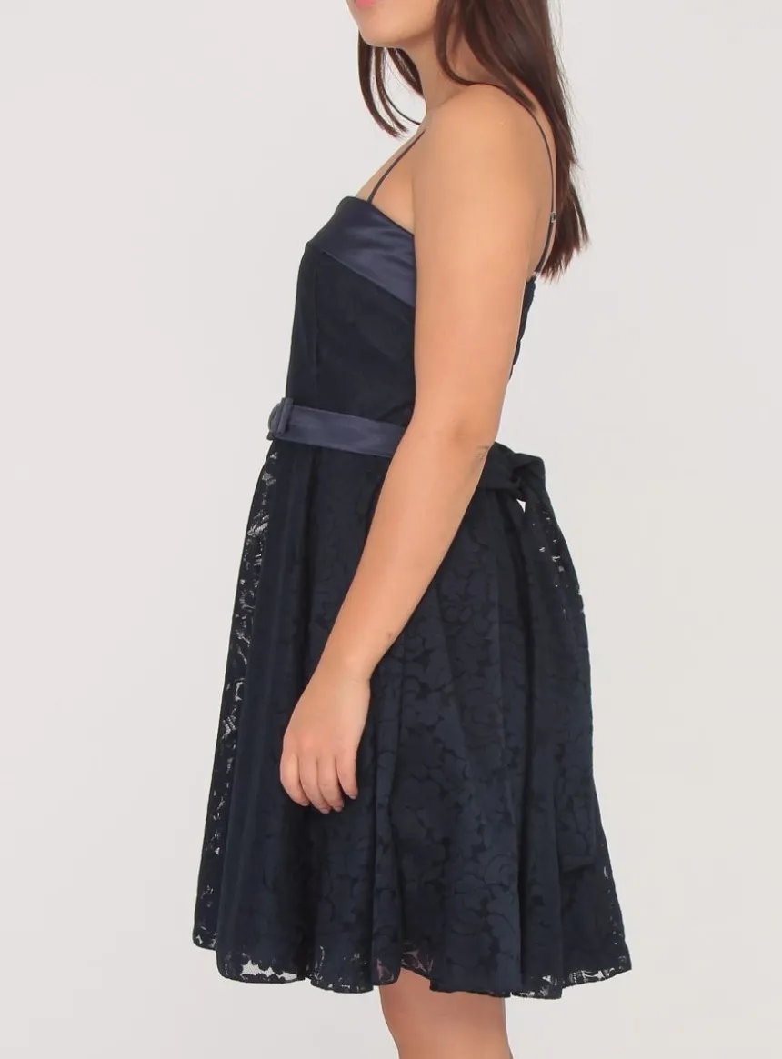 Robe de soirée courte femme ou jeune fille