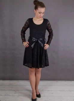 Robe de soirée courte Morrigane dentelle et ruban